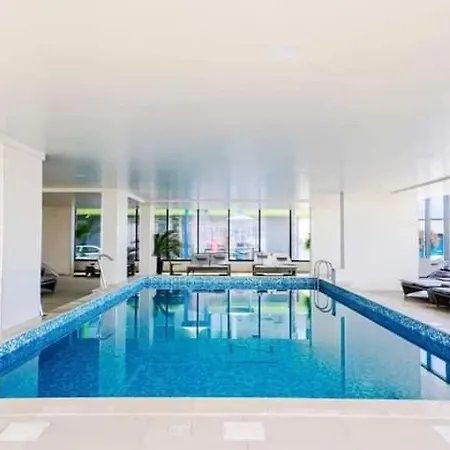Deluxe Premium In Complex Si Piscina Interioara Daire Navodari