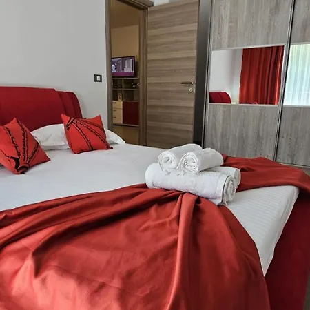 Apartment Deluxe Premium In Complex Si Piscina Interioara