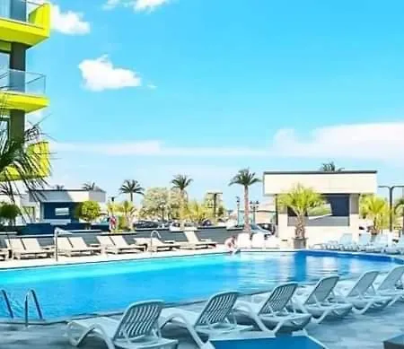 Apartment Deluxe Premium In Complex Si Piscina Interioara *